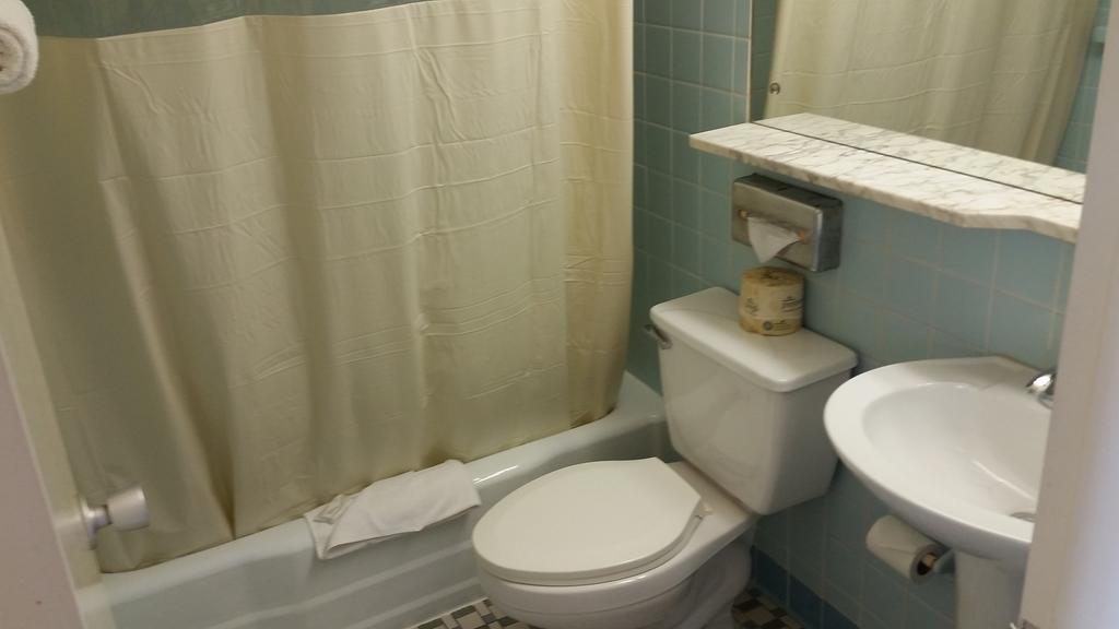 Huntingdon Motor Inn 외부 사진
